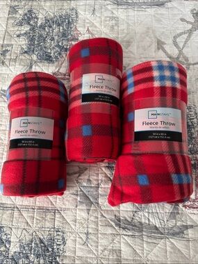 Mainstays Red Plaid Fleece Throw with Blue Accents - Pack of 3